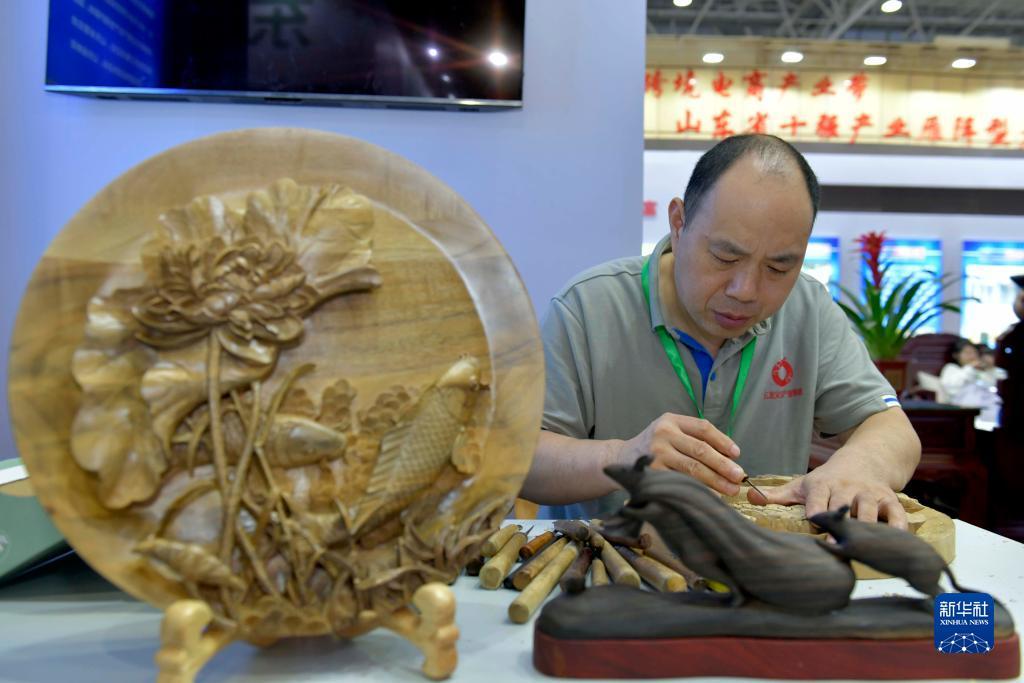 大红鹰欢迎您